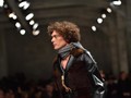Prada Hidupkan Kembali Busana Retro 1970-an di Milan