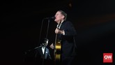 Indonesia menjadi salah satu negara yang dikunjungi Adams di Asia. Konsernya di Jakarta digelar di Grand Ballroom Ritz-Carlton Pacific Place, Senin (16/1). (CNN Indonesia/Safir Makki)