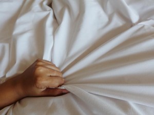 6 Posisi Quickie untuk Pasutri yang Super Sibuk, Bikin Asmara Tetap Membara