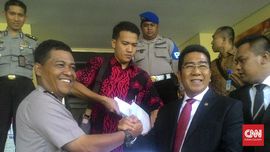 Anggota DPR Minta Polisi Segera Tangkap Rizieq Shihab