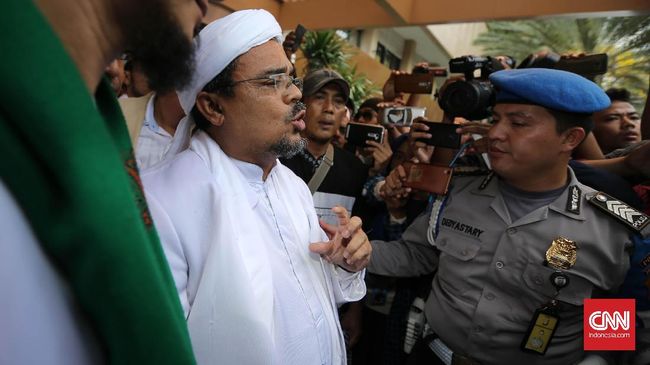 Rizieq Diperiksa Lagi Usai Gelar Perkara Kasus Logo Palu Arit