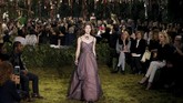 Untuk pertama kalinya, Chiuri merancang seluruh koleksi haute couture bagi Dior, sejak menjabat sebagai direktur kreatif baru. Chiuri juga merupakan desainer perempuan pertama yang menangani rumah mode tersebut, setelah era John Galliano dan Raf Simmons.