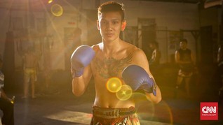 Pencetak Juara Muay Thai dari Kolong Jembatan