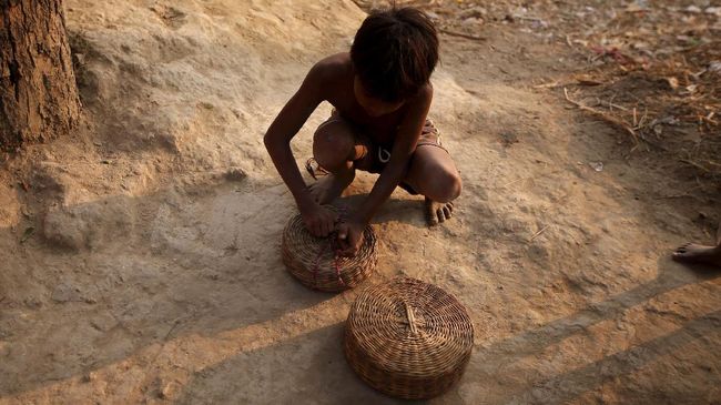 Murid di India ke Sekolah  Tanpa Sadar Ada Ular dalam Tasnya