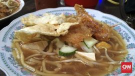 Blusukan Kuliner di Antara Gang Glodok