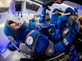 Boeing Rilis Kostum Antariksa dengan Sarung Tangan Khusus