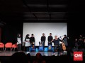 Semalam 'Bercinta' dengan Ide, Dihibur 'Wayang Bule'
