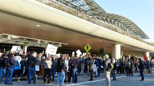 Trump Larang Imigran Muslim, Sopir Taksi New York Mogok