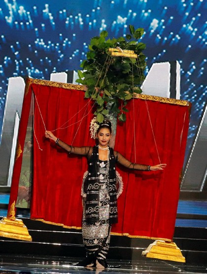 10 Kostum Nasional Terheboh di Miss Universe 2016 10 Kostum Nasional Terheboh di Miss Universe 2016