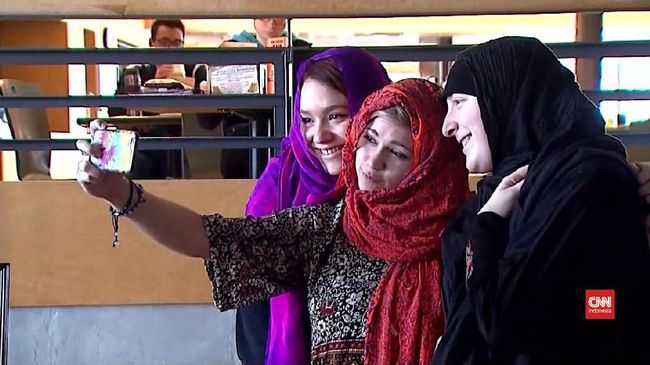 SD Elit Inggris Larang Siswa Usia di Bawah 8 Tahun Berhijab