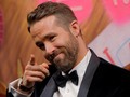 Ryan Reynolds Buka Kemungkinan Deadpool Biseksual
