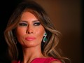 Melania Trump Tampil Super Glamor di Foto Resmi Kenegaraan