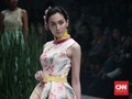 Tips Tampil Glamor Tanpa 'Lebay' ala Ivan Gunawan