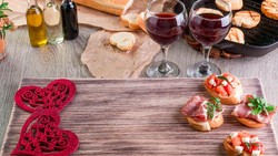 Deretan Lagu yang Romantis Diputar saat Dinner Valentine
