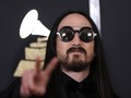 Sebelum Tampil di DWP 2017, Steve Aoki Makan Bareng Syahrini