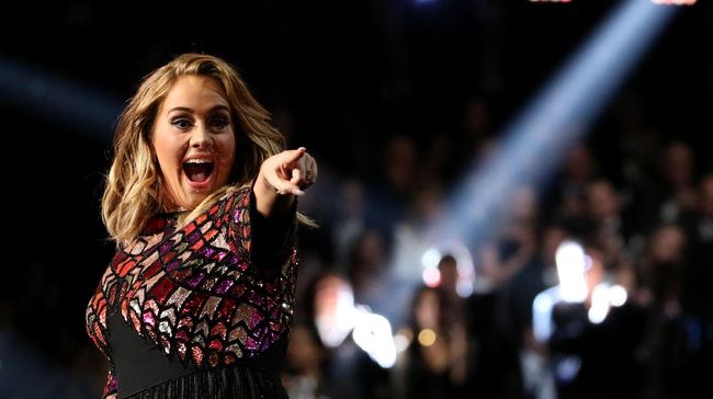 Adele Singgung Album Baru di Ucapan Ulang Tahun