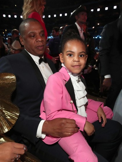 Penampilan Putri Beyonce dengan Setelan Pink Gucci Rp 15 Juta Penampilan Putri Beyonce dengan Setelan Pink Gucci Rp 15 Juta