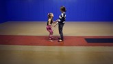 Beberapa bentuk gangguan cerebral palsy berupa refleks berlebihan, kekakuan, postur tubuh yang tidak normal, gerakan tidak terkendali, kegoyahan saat berjalan, atau kombinasi di antaranya. (REUTERS/Rick Wilking)