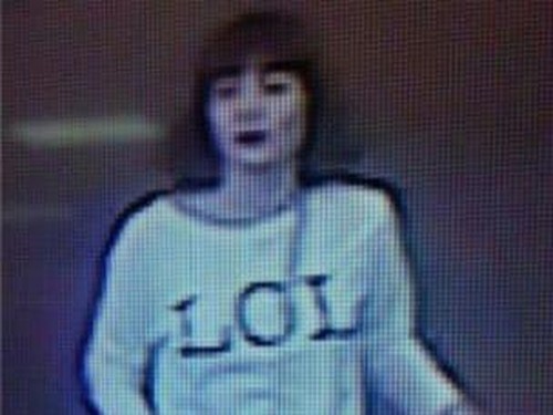 Kaus LOL yang Dipakai Tersangka Pembunuh Kim Jong-nam Dijual Rp 12 Juta Kaus LOL yang Dipakai Tersangka Pembunuh Kim Jong-nam Dijual Rp 12 Juta