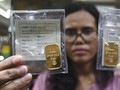 Adu Kilap Investasi Emas Batangan dan Perhiasan