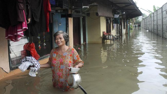 BNPB: 279 Warga Bekasi Dievakuasi Akibat Banjir