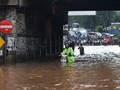 Di Twitter, Warga Bekasi Curhat 'Sabar' Hadapi Banjir
