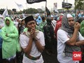 Kisah Guru Navy, Jalan Kaki Tepis Tuduhan Massa Nasi Bungkus
