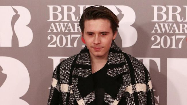 Brooklyn Beckham Kedapatan Cium Model 'Playboy'