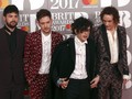 Jelang Rilis Album, The 1975 Kirim Paket Spesial untuk Fan