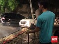 Pedagang Sate Taichan GBK Bersedia Direlokasi Asal Sementara