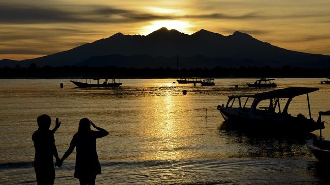 Porter Plus Temani Pendaki Menjelajah Gunung Rinjani