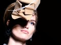 Gaun Kardus Kendall Jenner di Milan Fashion Week