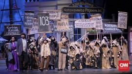 Pentas di Ketinggian 13 Lantai saat 40 Tahun Teater Koma