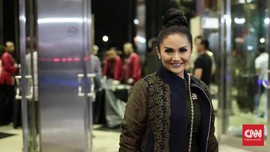 Krisdayanti Hingga Atiqah Hasiholan Berkebaya di Hari Kartini