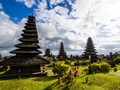 Turis Diminta Tak Mendekati Gunung Agung