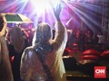 Ritual Pawang 'Merayu' Hujan agar Tak Ganggu Festival Musik