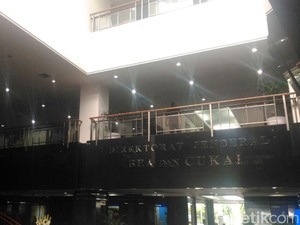 Intip Garasi Kepala Bea Cukai Purwakarta yang Dicopot dari Jabatannya
