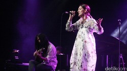 Gerbang Awal Menuju Album Terbaru Monita Tahalea