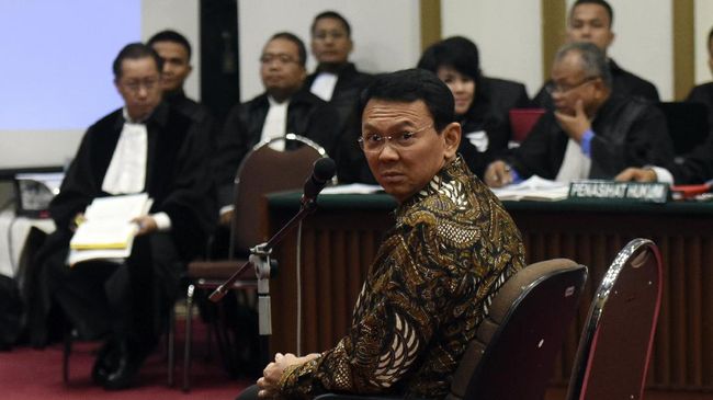 Saksi Sebut Warga Tertawa Saat Ahok Singgung Al Maidah