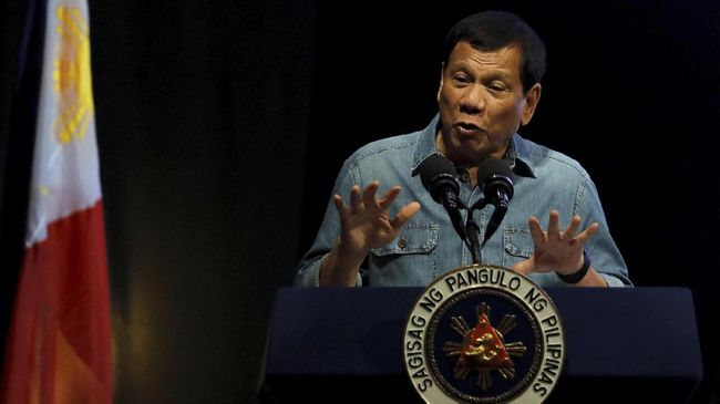 Aquino Dituntut Kasus Operasi Anti-teror, Duterte Membela