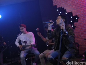 Blak-blakan LYLA Soal Hubungannya dengan Naga