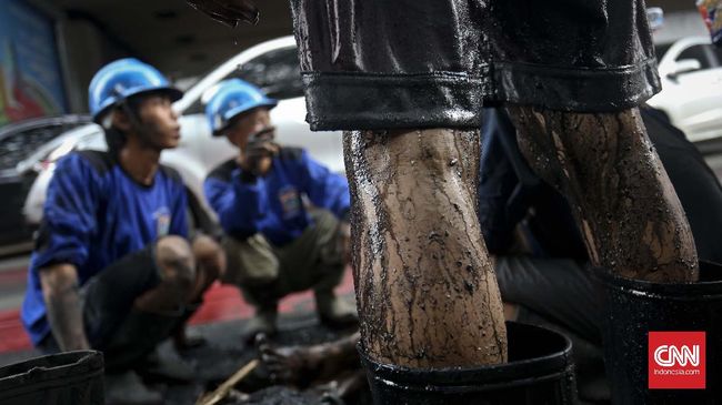 Jungkir Balik Pasukan Gorong-gorong Tangkal Banjir