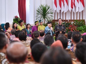 Jokowi Kenang Momen Disuruh-suruh Titiek Puspa Saat Acara di Istana