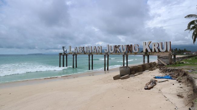 Krui Spot Surfing Dunia Di Indonesia Dengan Jalan Rusak