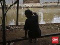 Gubernur Djarot Ancam Pajang Foto Pembuang Sampah di Sungai