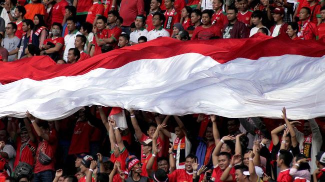McMenemy: Dukungan Suporter Bisa Bikin Timnas Indonesia Kuat