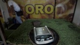 Di Venezuela, banyak toko emas yang tidak takut membeli emas hasil produksi tambang ilegal. (AFP PHOTO/JUAN BARRETO).