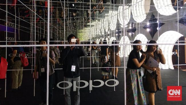Maskot Oppo dan Vivo Senggolan, Penjual Tawuran