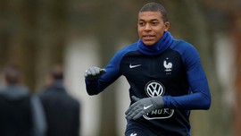 Eden Hazard Dukung Kylian Mbappe Raih Ballon d'Or 2018