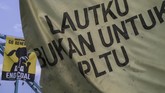 Penolakan terhadap pembangunan ini tidak hanya terjadi di Batang tetapi juga di tempat-tempat lain seperti Indramayu, Cirebon, Jepara, Bengkulu, dan Cilacap. PLTU ini dinilai bertentangan dengan visi Nawacita Jokowi yakni kedaulatan pangan dan kedaulatan energi. (Ardiles Rante/Greenpeace)